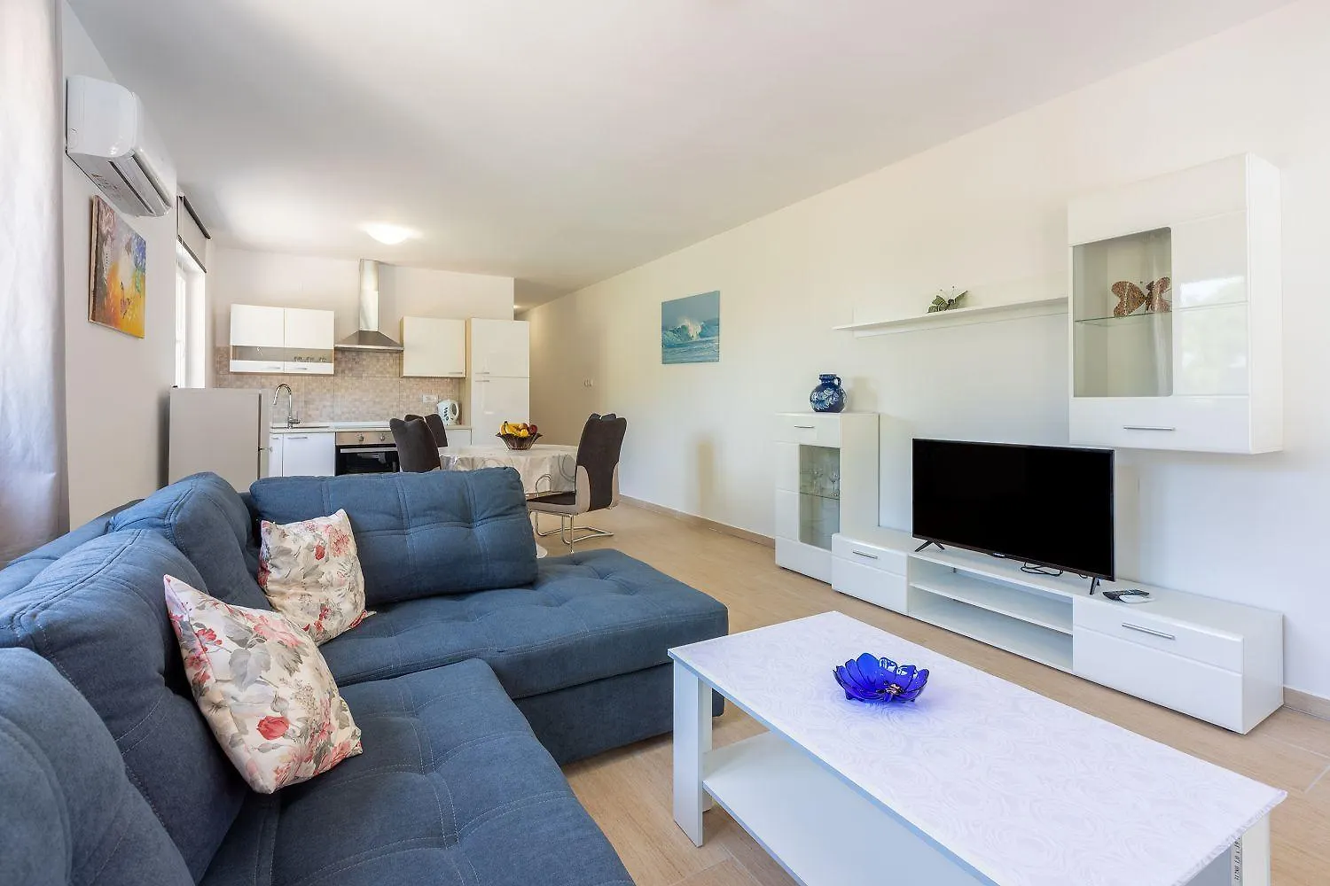 Apartamento Schoene Ferienwohnung Mit Pool Und Spielplatz Fuer Kinder Bribir