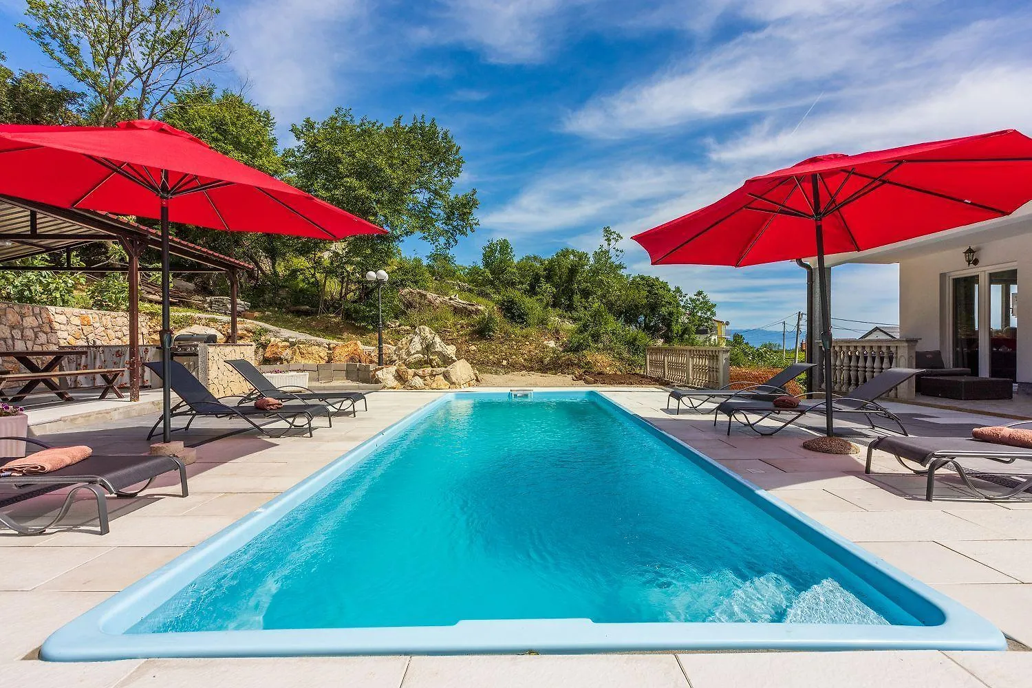 Apartamento Schoene Ferienwohnung Mit Pool Und Spielplatz Fuer Kinder Bribir  Croácia